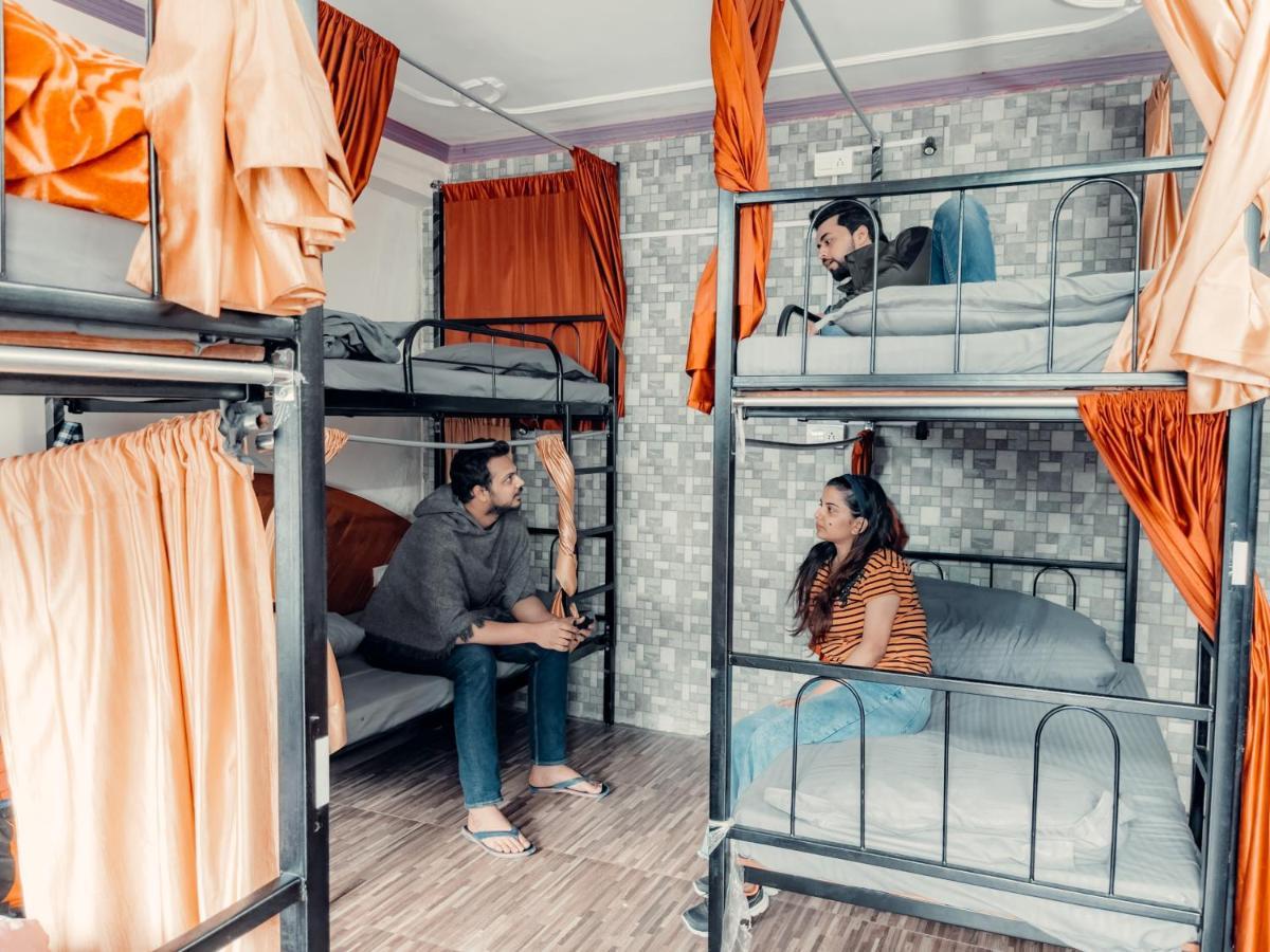 Cafe Monkbase- Food And Stay Manali  Exterior photo