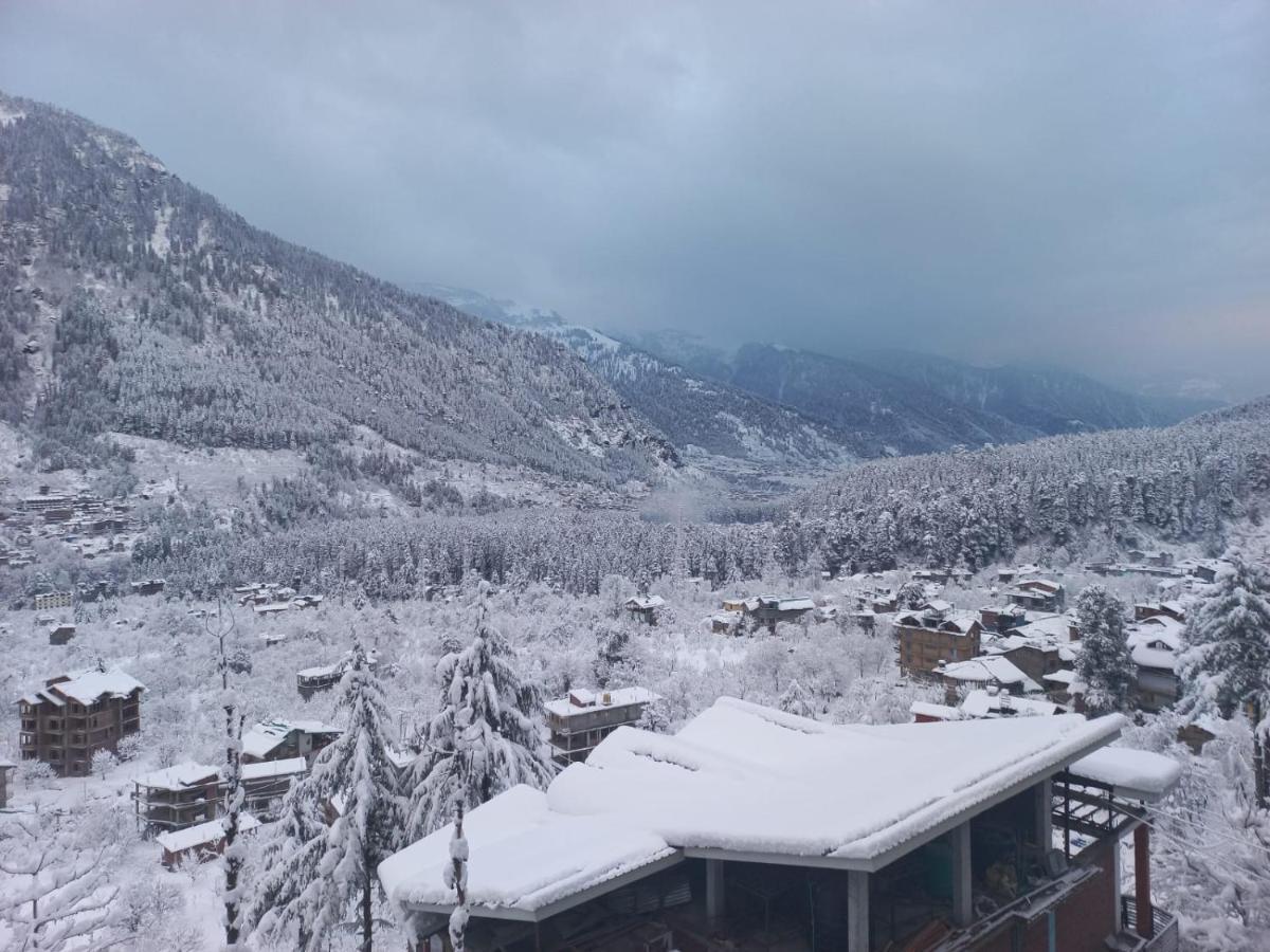 Cafe Monkbase- Food And Stay Manali  Exterior photo